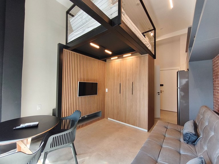 Charmoso Studio com Mezanino - Vila Mariana
